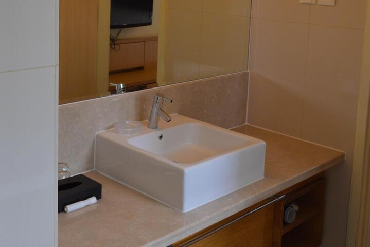 Room 2 of 5