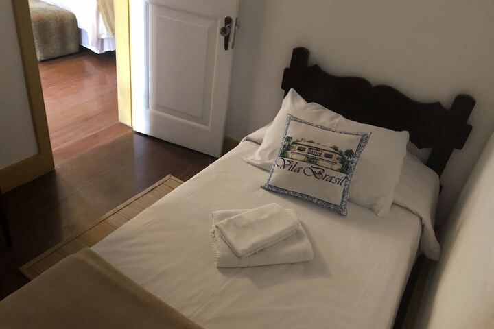 Room 5 of 89