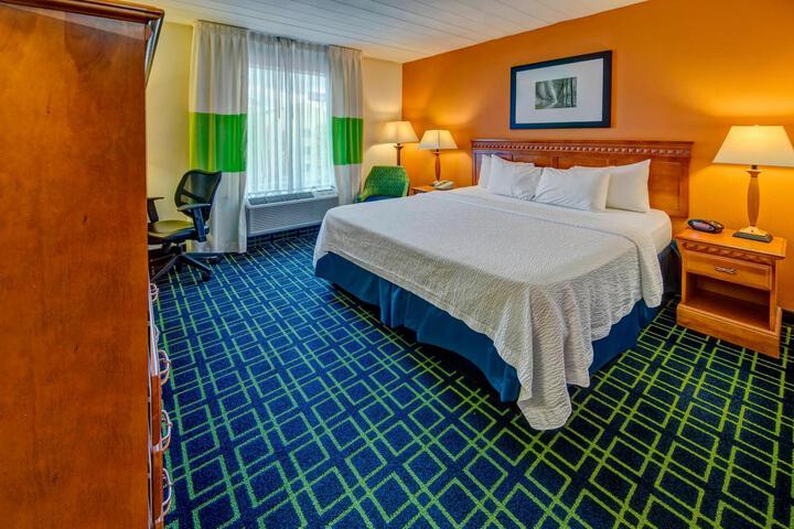 Room 11 of 24