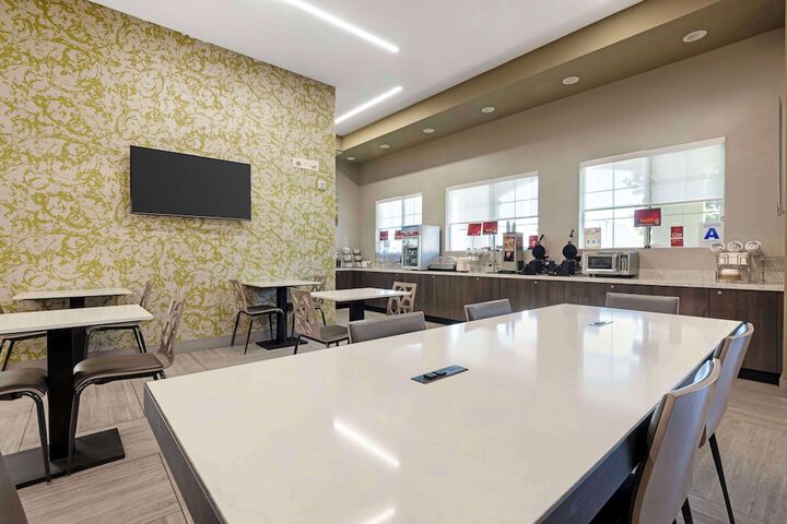 Breakfast area