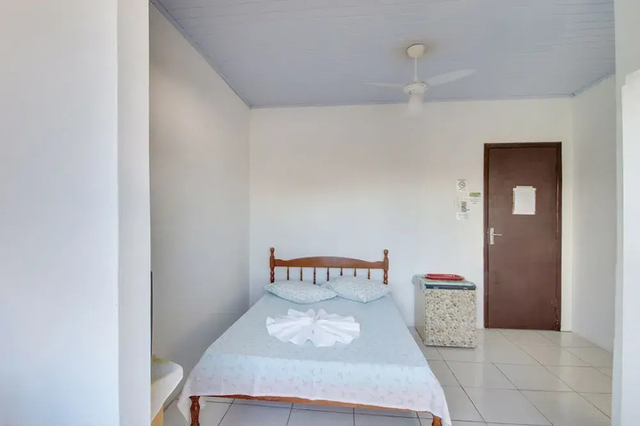 Room 5 of 18