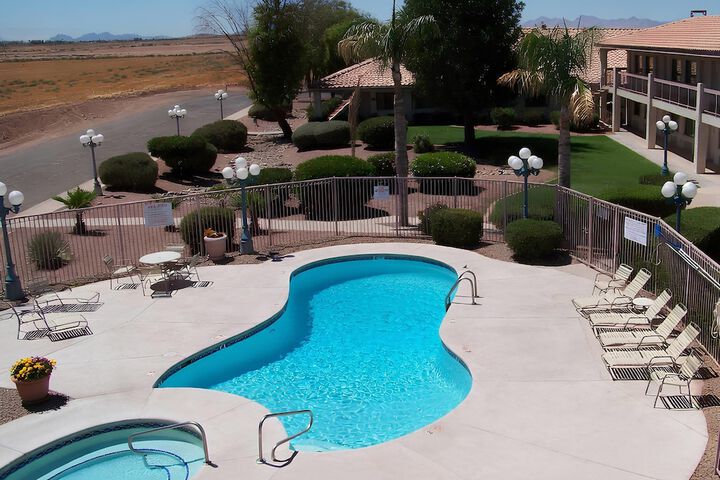 Hotel Pool