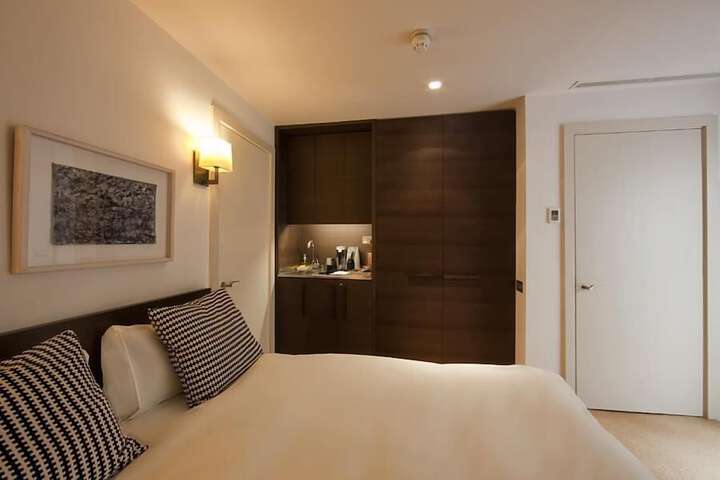 Room 20 of 29
