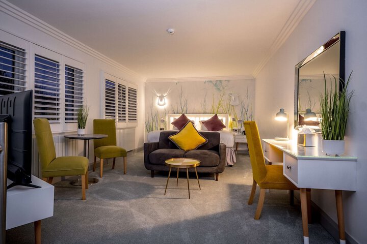 Room 24 of 66