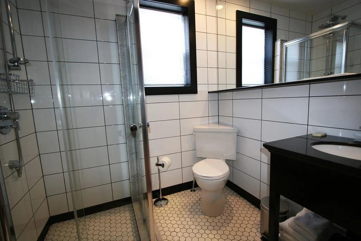Room 12 of 12