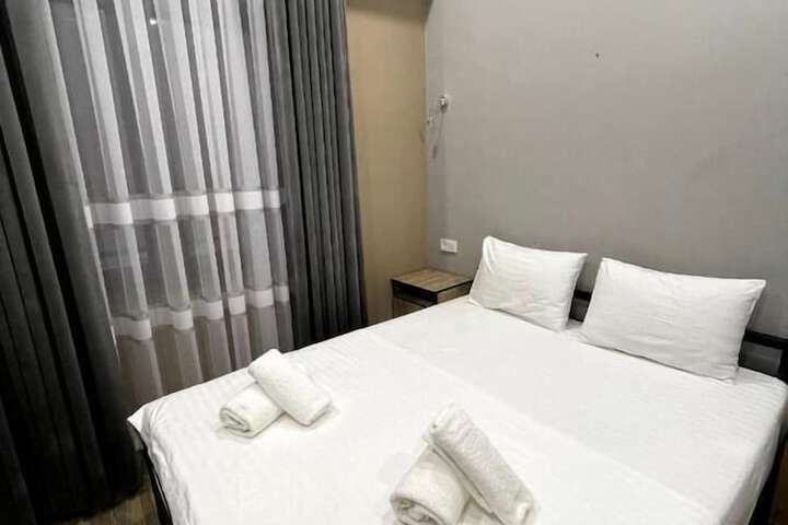 Room 6 of 20