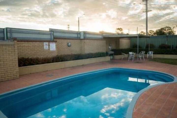 Pool 20 of 26