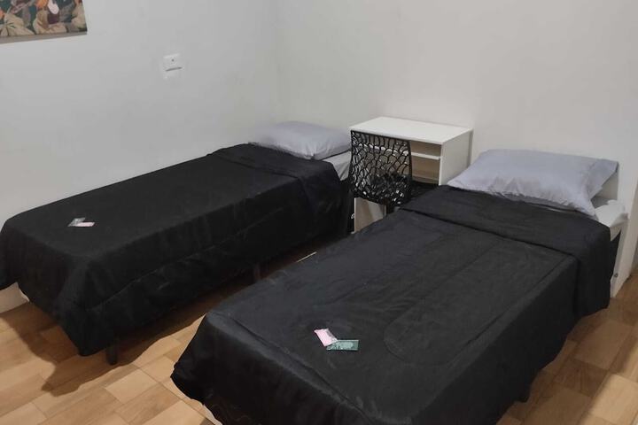 Room 10 of 34