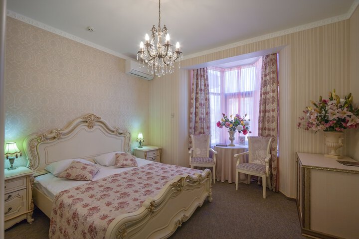 Room 10 of 63