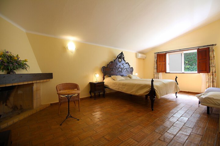 Room 9 of 92
