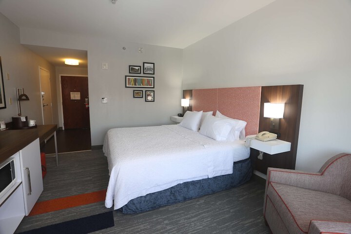 Room 10 of 29