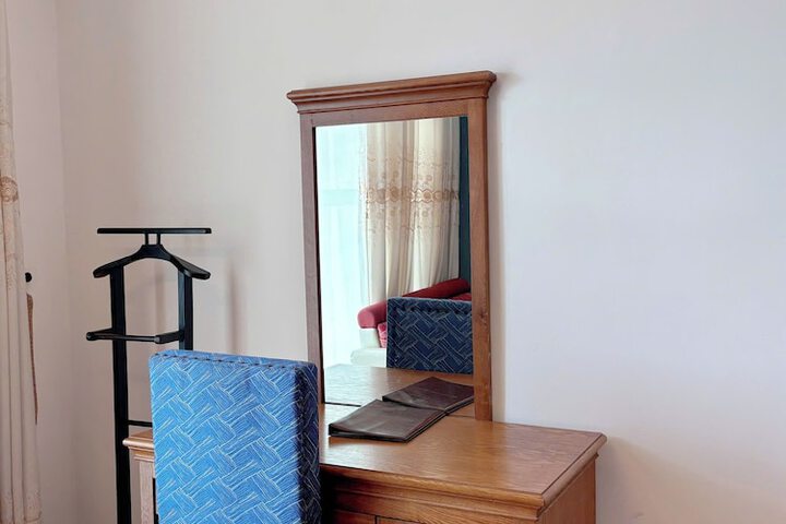Room 12 of 41