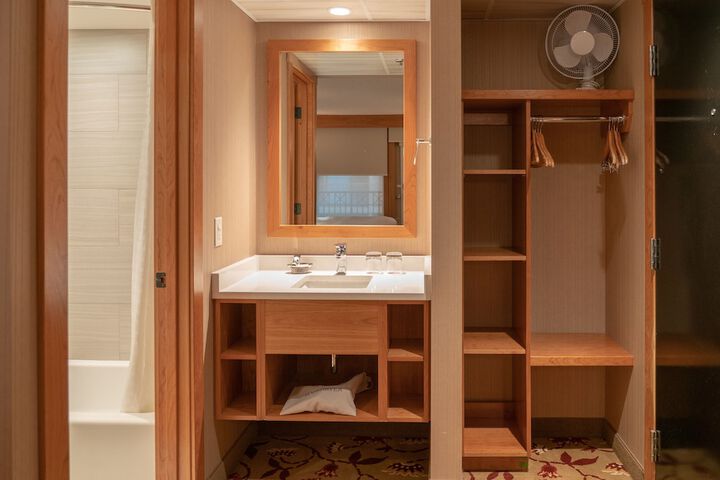 Room 42 of 87