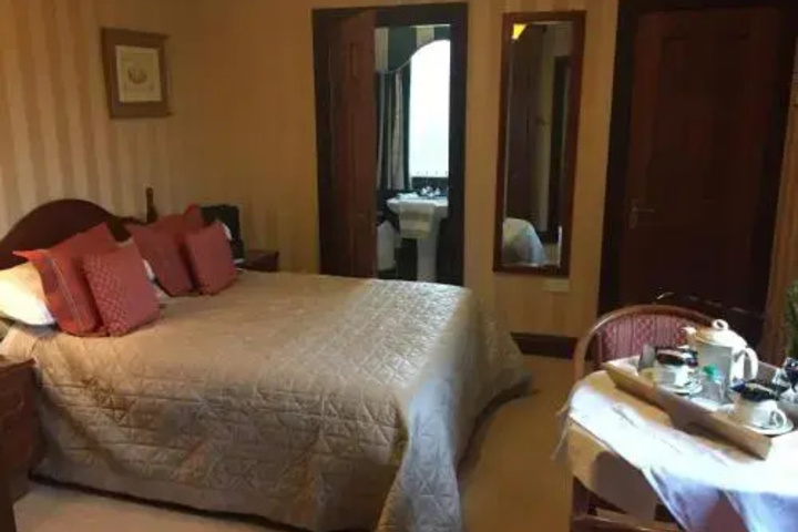 Room 3 of 15