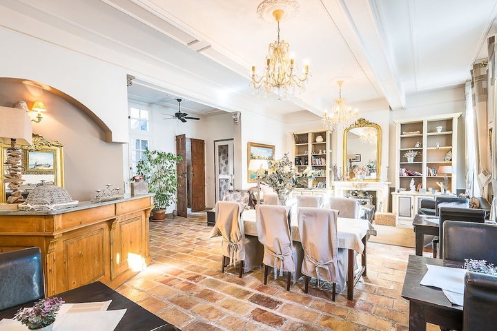 restaurant