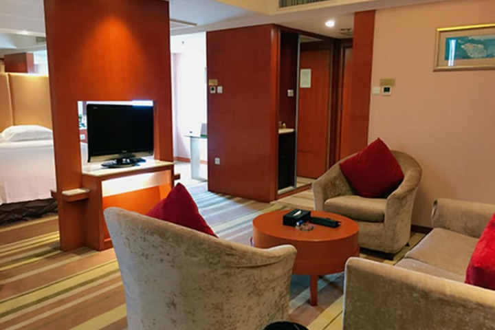 Room 10 of 91
