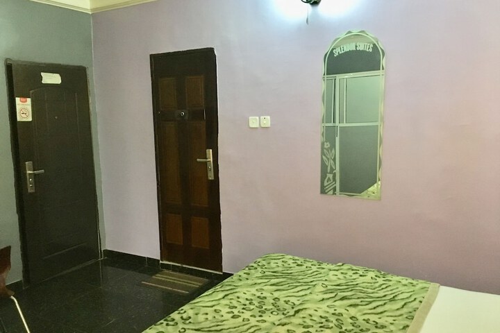 Room 17 of 31