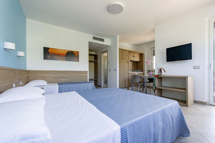 Room 14 of 82