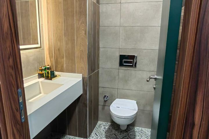 Room 16 of 23