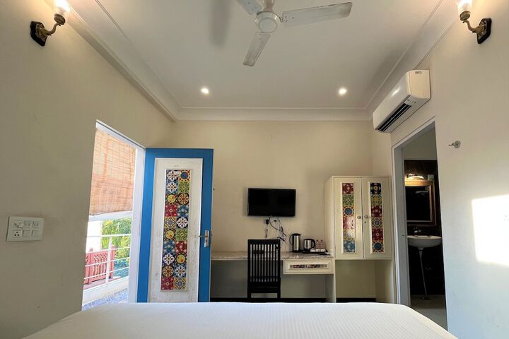 Room 4 of 62