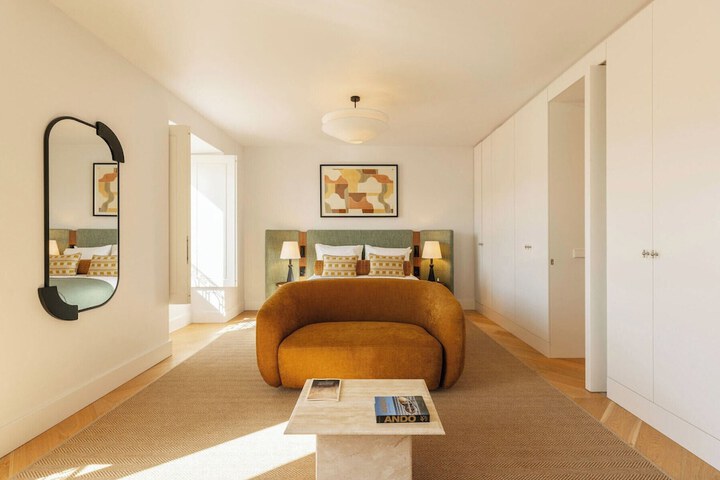 Room 15 of 193