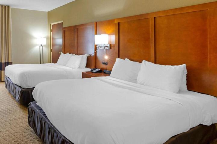 2 Queen Beds (4 of 11)