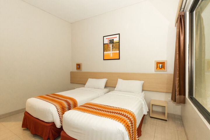 Room 12 of 111