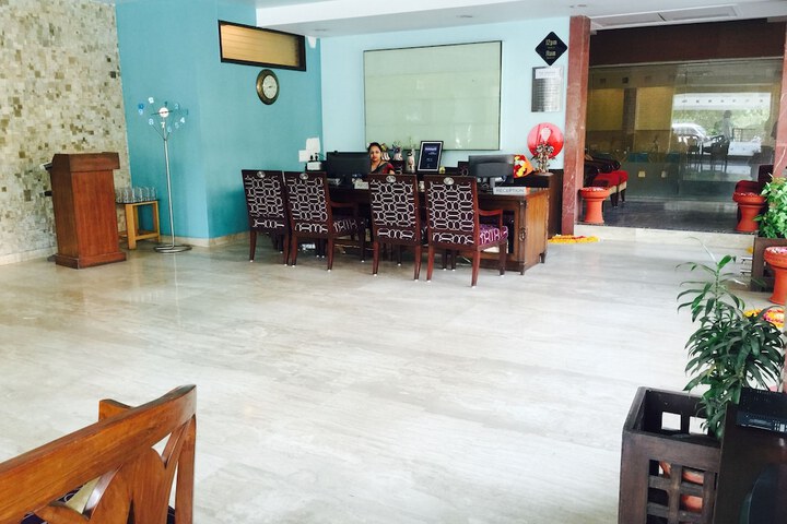 Guest Lobby