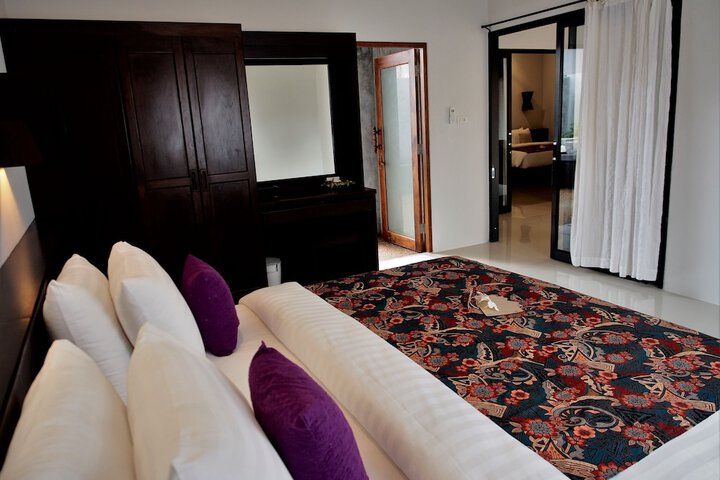 Room 26 of 166