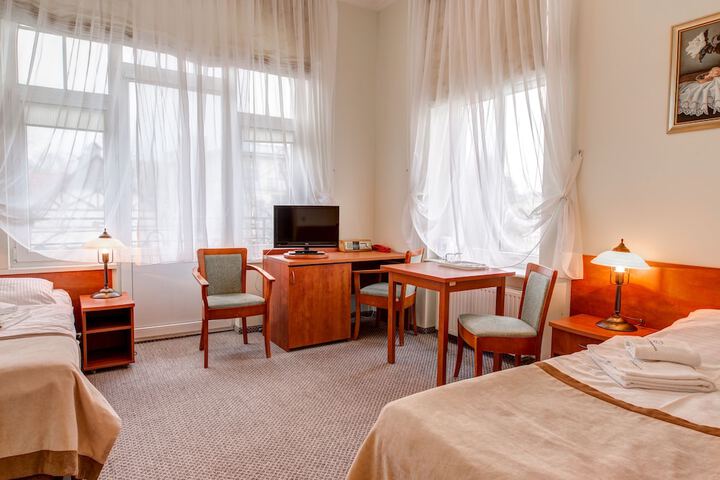 Room 15 of 19
