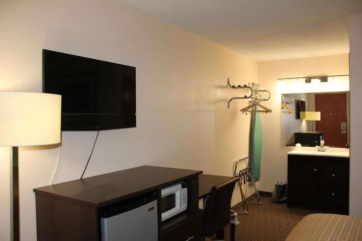 Room 16 of 33