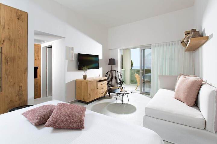 Room 42 of 137