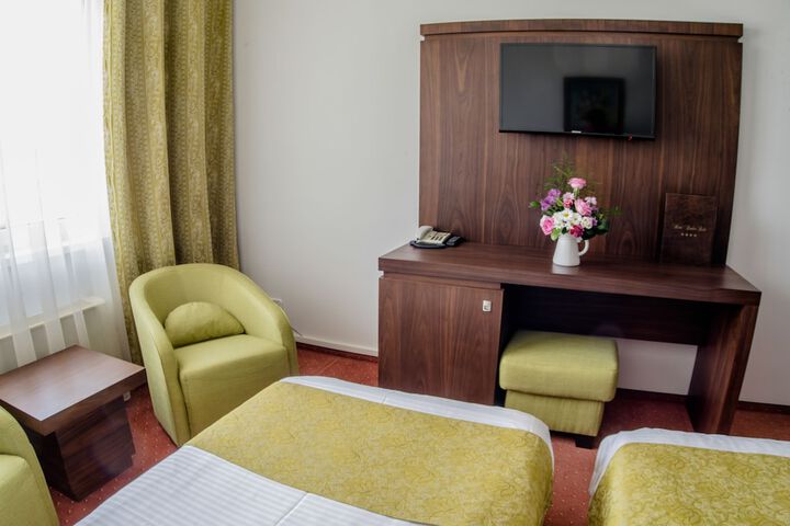 Room 3 of 125