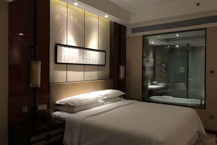 Room 19 of 65
