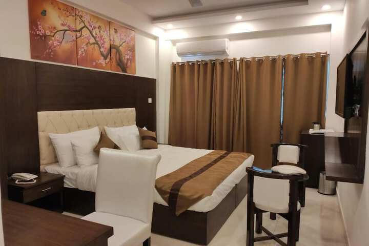 Room 7 of 56