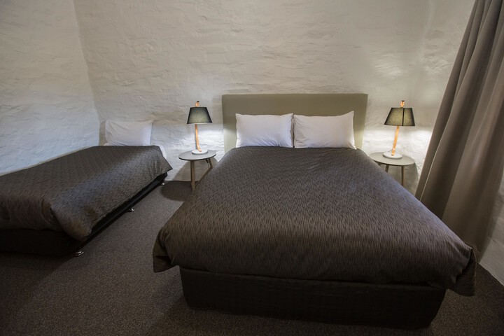 Room 4 of 25