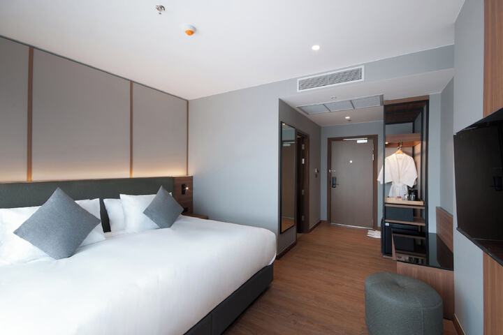 Room 43 of 112