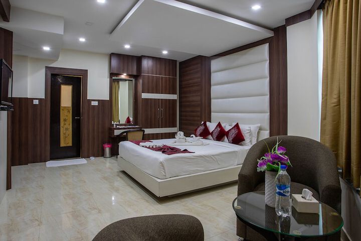 Room 28 of 37