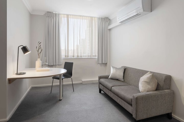 Room 4 of 37