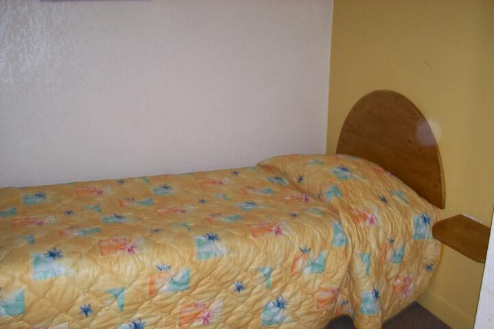 Room 28 of 43