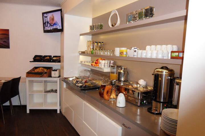 Breakfast/Coffee Service 34 of 51