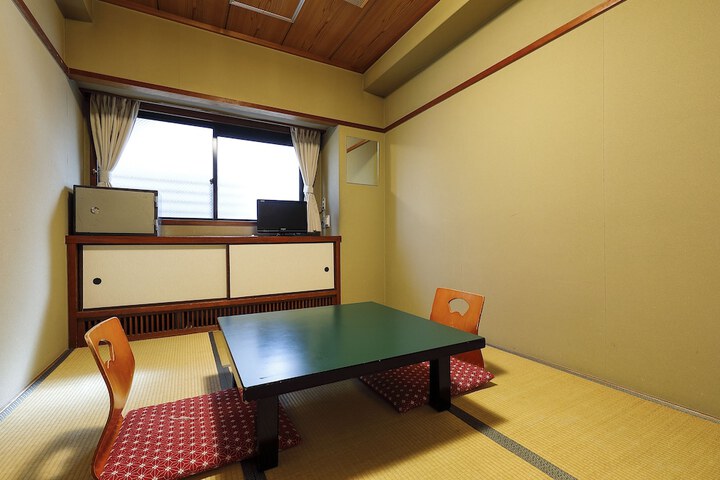 Room 10 of 52