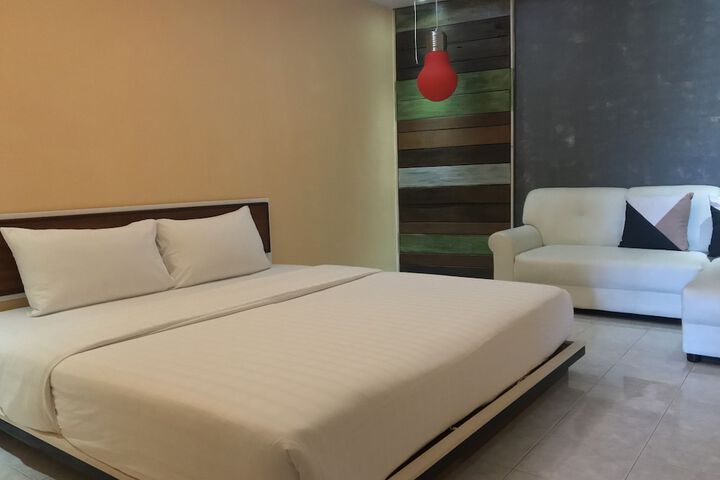 Room 13 of 53