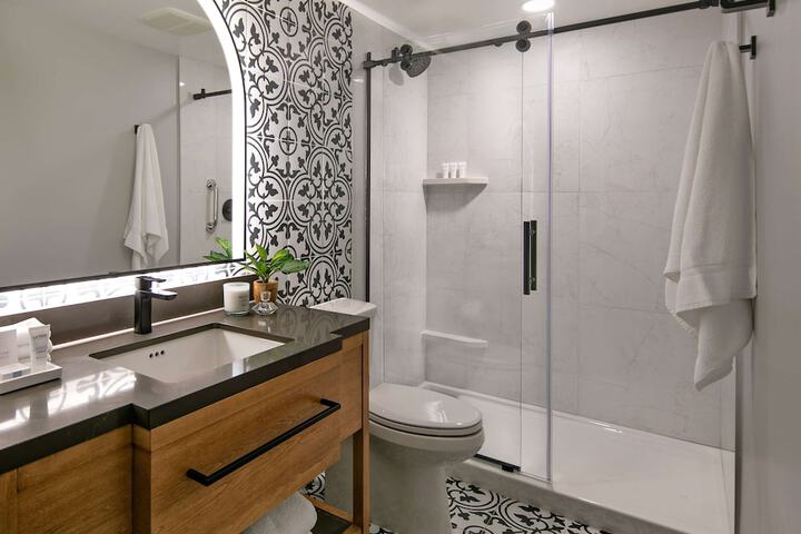 Bathroom shower
