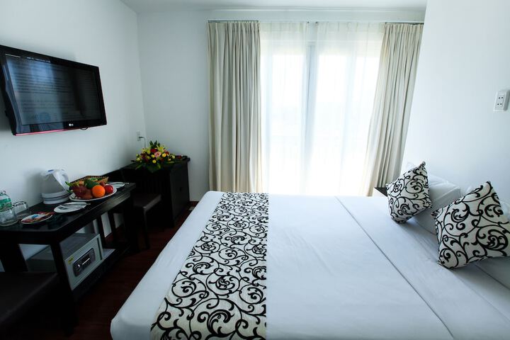 Room 8 of 38