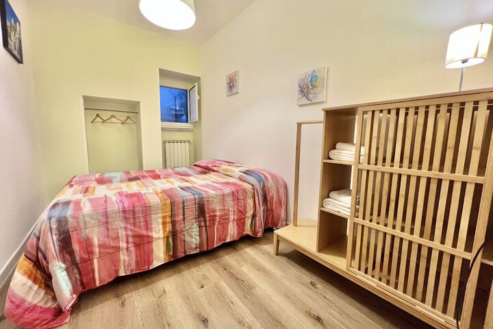 Room 18 of 122