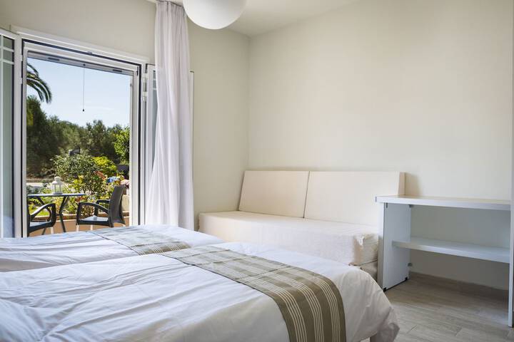 Room 4 of 44
