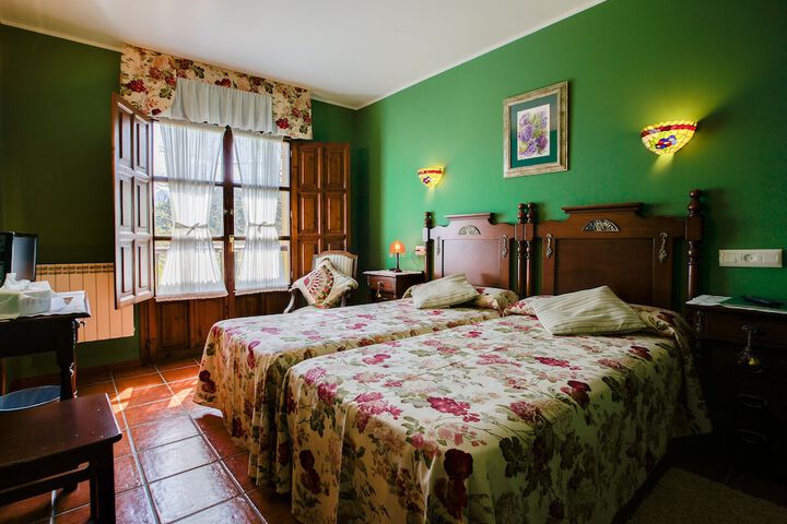 Room 4 of 63
