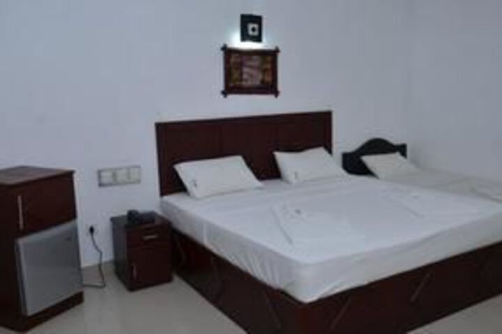 Room 5 of 17