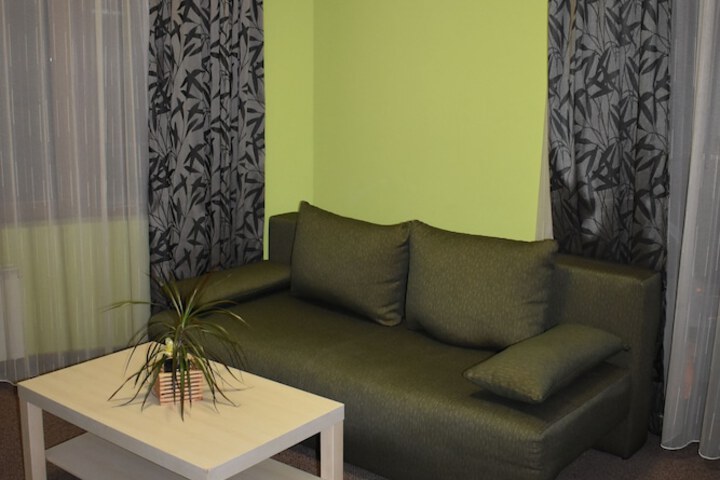 Room 12 of 20